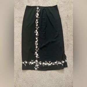 Vintage AGB maxi black/floral skirt in a women’s large.